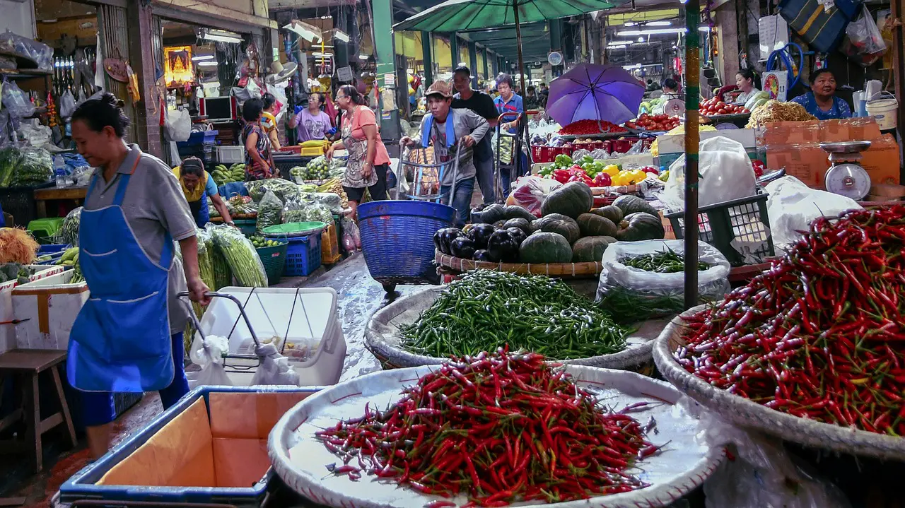 Eating Cheap Food in Bangkok | Bangkok Market