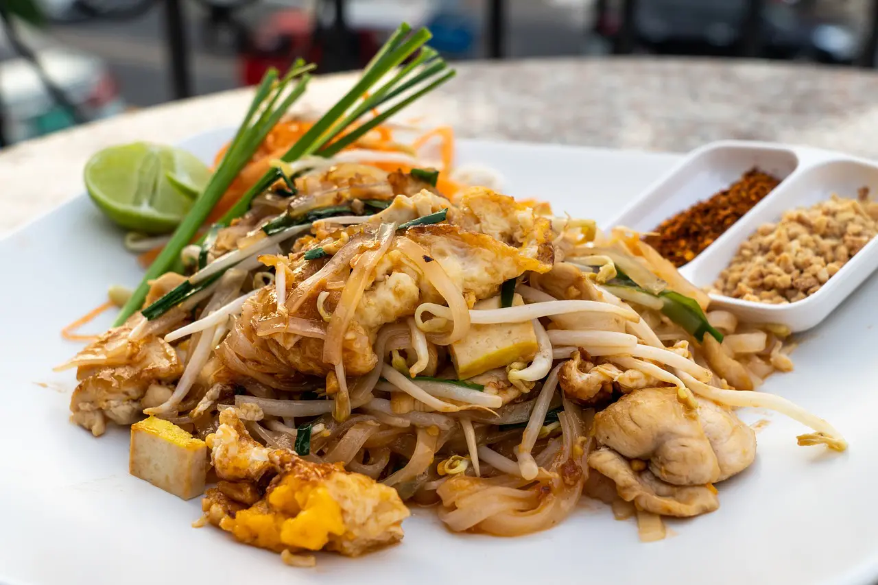 Eating Cheap Food in Bangkok | Food in Bangkok