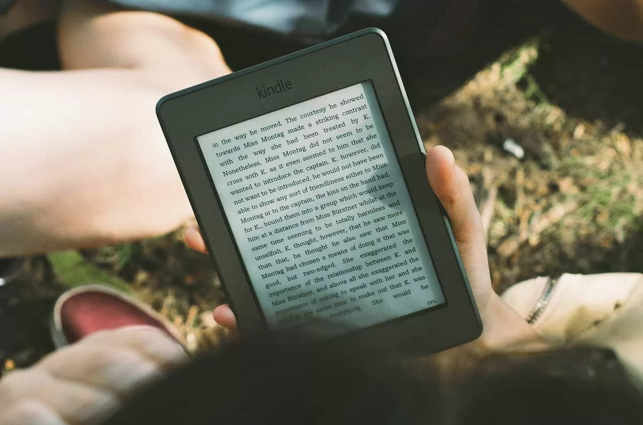 Choosing the best Kindle for travel 2019