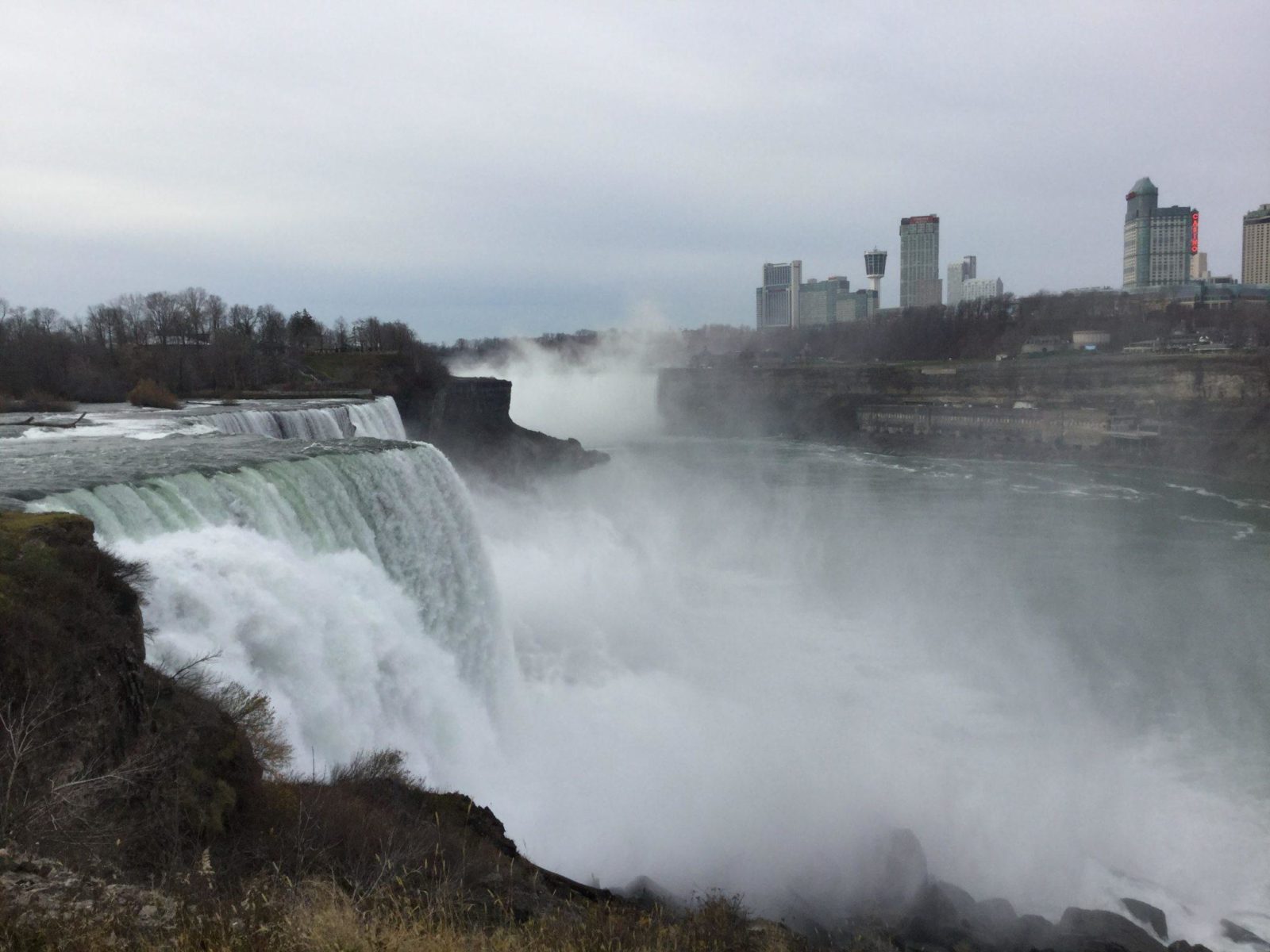 Plan a scenic trip from NYC to Niagara Falls and experience the breathtaking beauty of this natural wonder. Marvel at the power and majesty of Niagara as you witness the cascading waterfalls up close