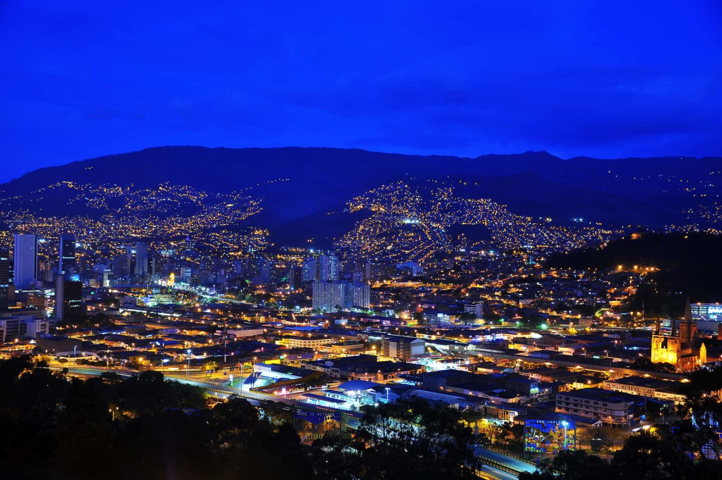 Night time in Medellin. Is Medellin safe for dating