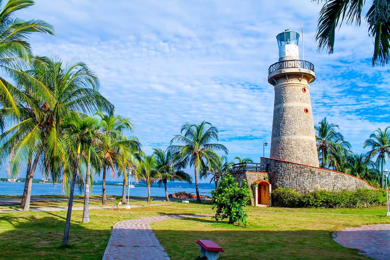 The Ultimate Guide to Visiting Isla Grande Colombia