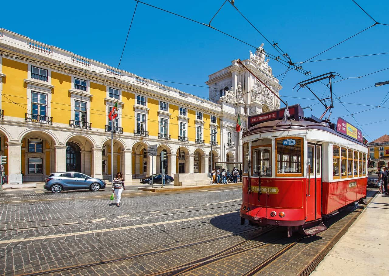 Fun and Unusual Things to Do in Lisbon at Night