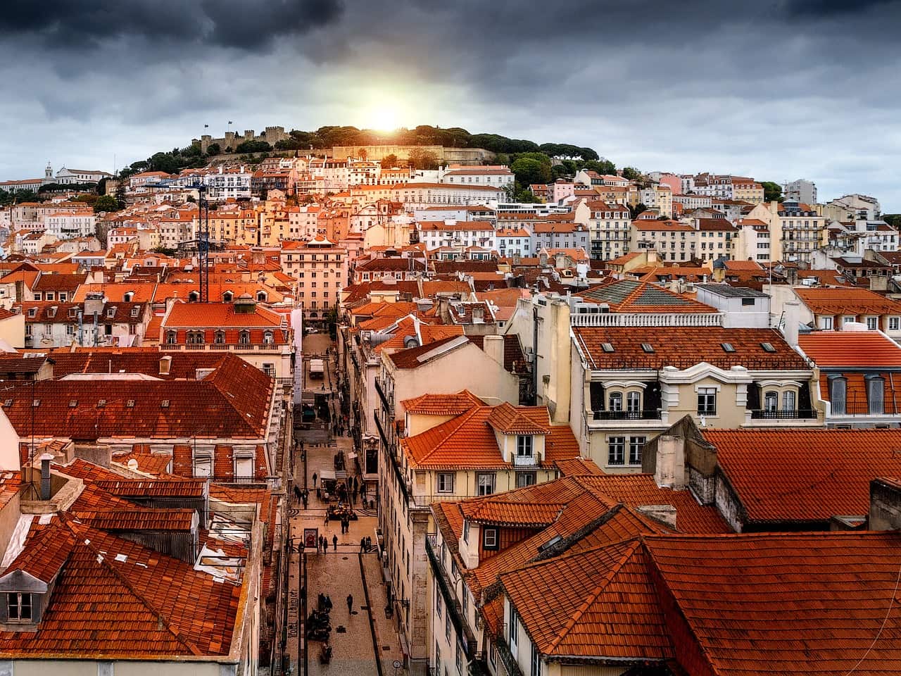 Fun and Unusual Things to Do in Lisbon at Night