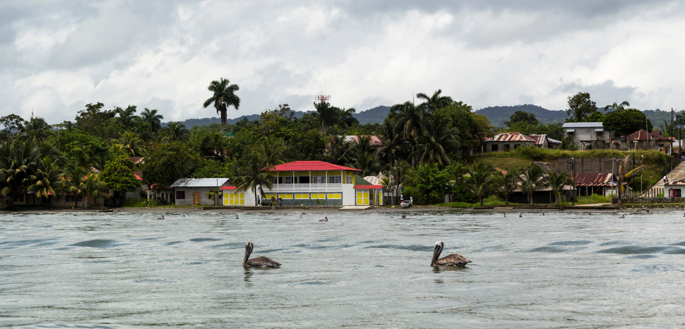 how to get to rio dulce