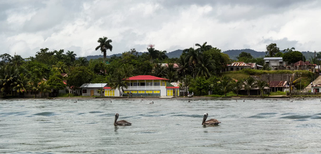 how to get to rio dulce