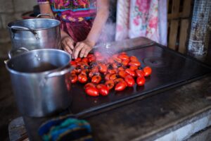 roasting tomatoes - guatemalan food