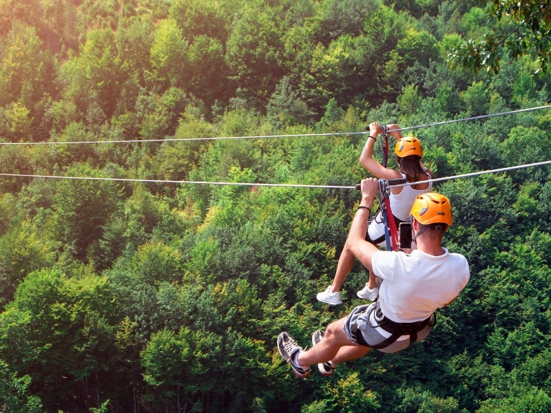 Best things to Do in Hocking Hills | Ziplining in Ohio | Family activities in Ohio