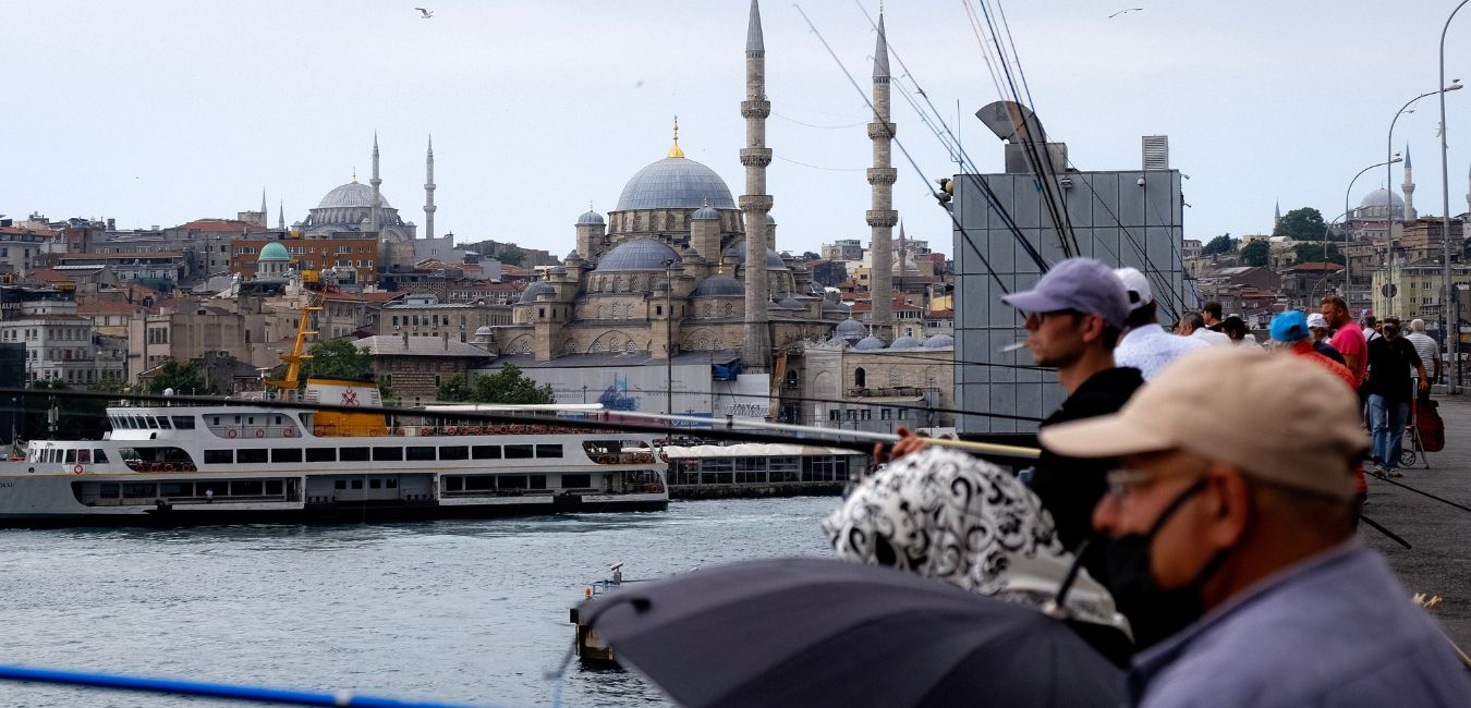 Lunch at Galata Bridge Istanbul | Istanbul in 2 days