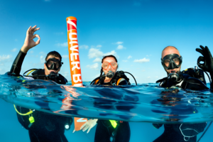 scuba diving equipment list,what to wear for scuba diving