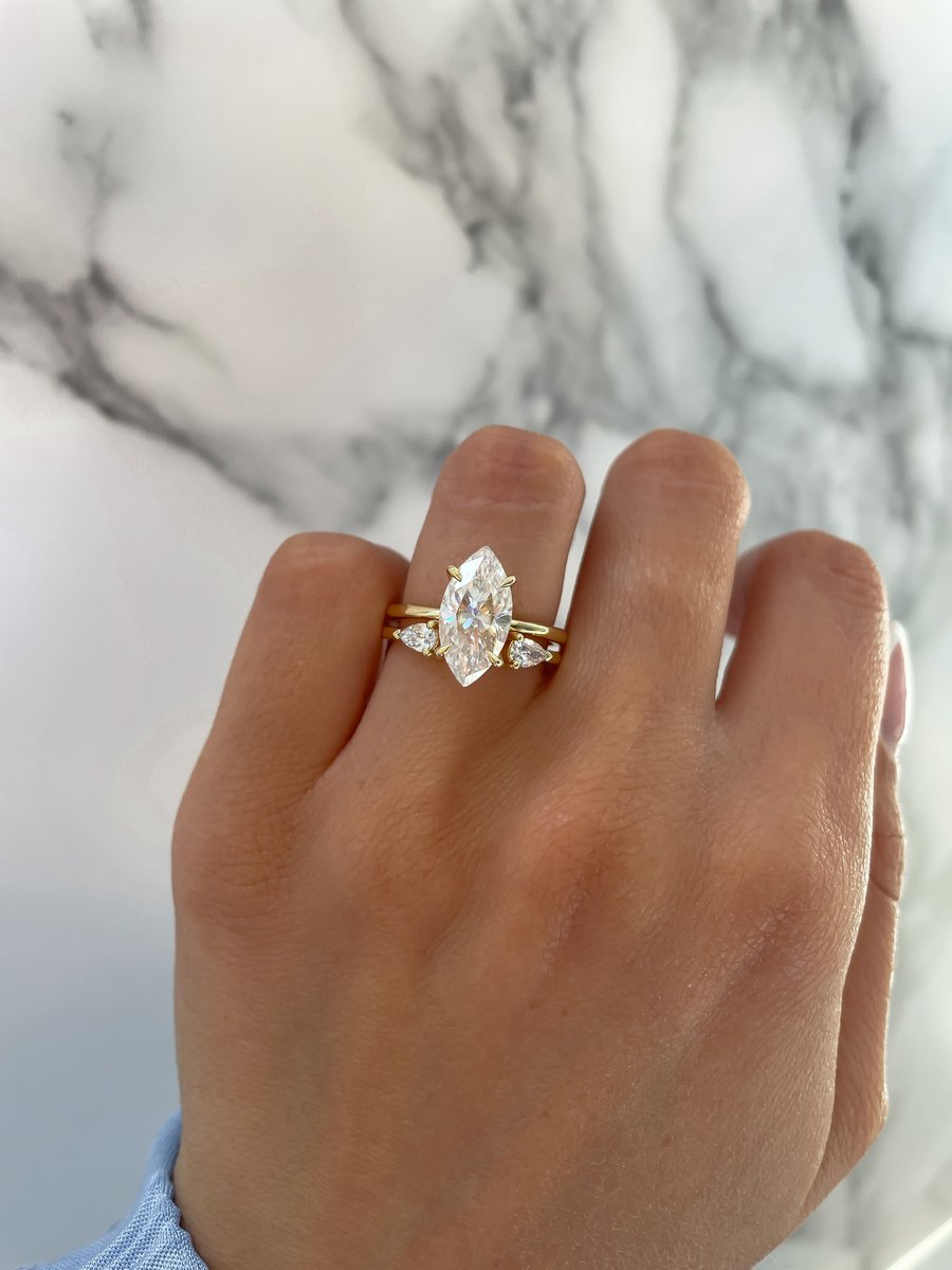 romantic proposal destinations,best places to propose,travel proposal ideas,romantic travel destinations,Paris proposal,Santorini proposal,Kyoto cherry blossom proposal,Venice gondola proposal,Maui proposal spots,destination proposal ideas,travel engagement ideas,romantic travel locations,places to get engaged while traveling,engagement travel inspiration